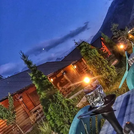 2e Villa's * Valbone