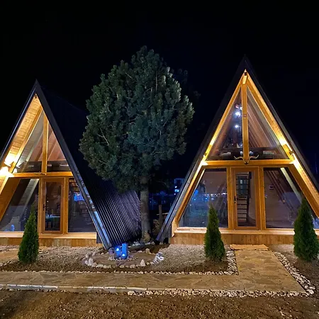 2e Villa's * Valbone